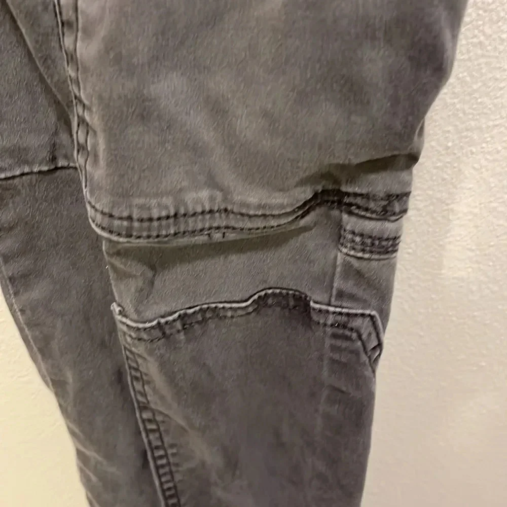 Blanknyc dark gray cargo woman’s jeans